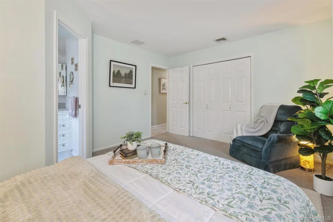 Photo of 42 Summit Drive