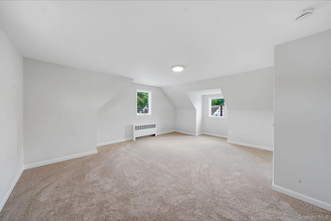 Photo of 986 Cayuga Road