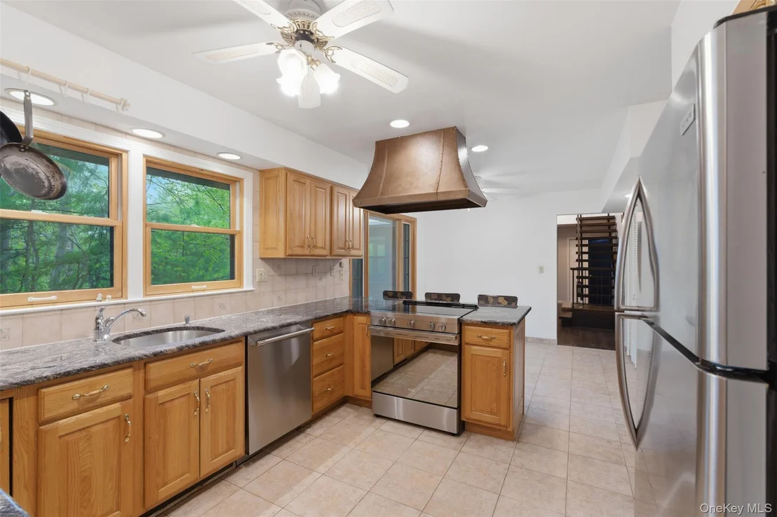 Photo of 8 Upper Shad Road