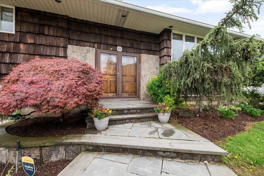 Photo of 11 Voorhis Drive