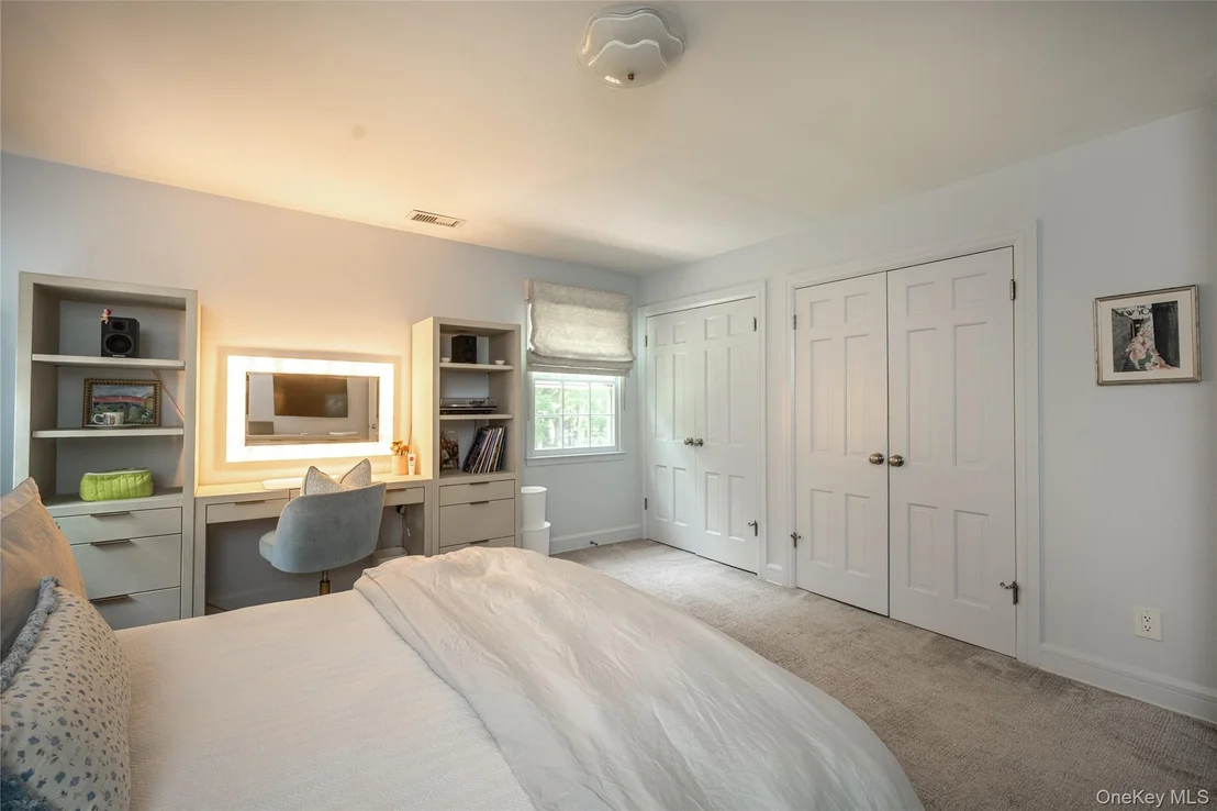 Photo of 15 Laurel Hill Road