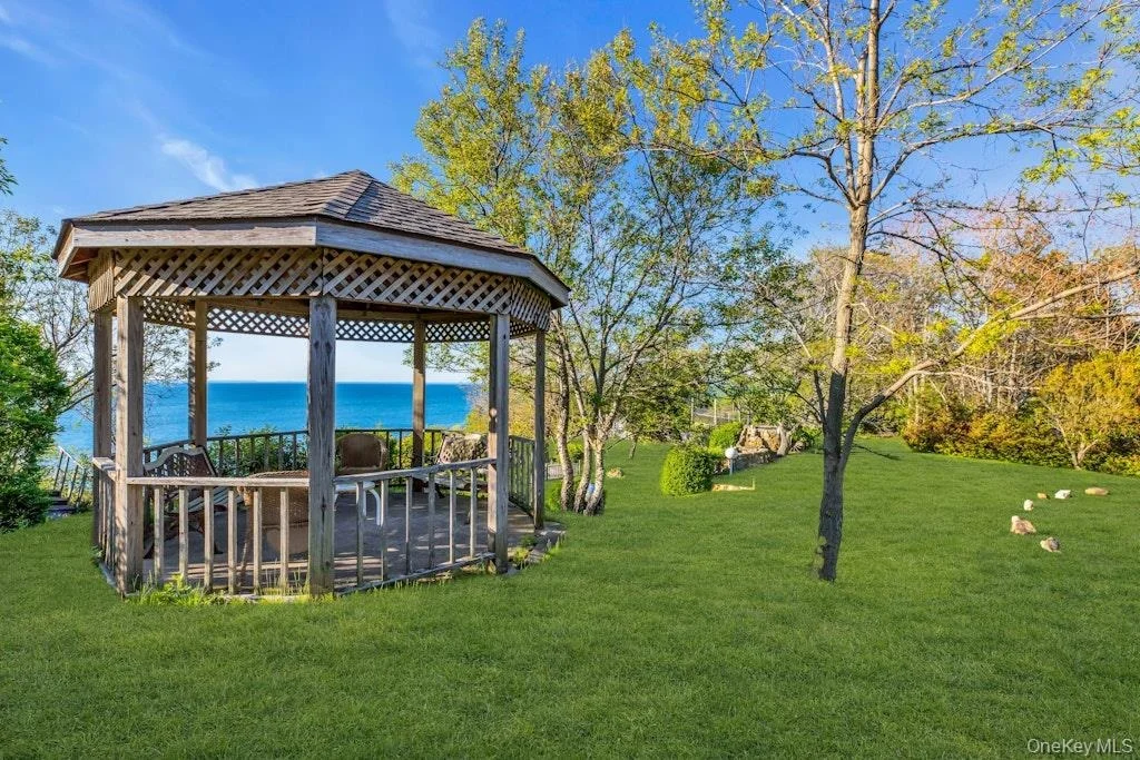 Photo of 995 Red Fox Road