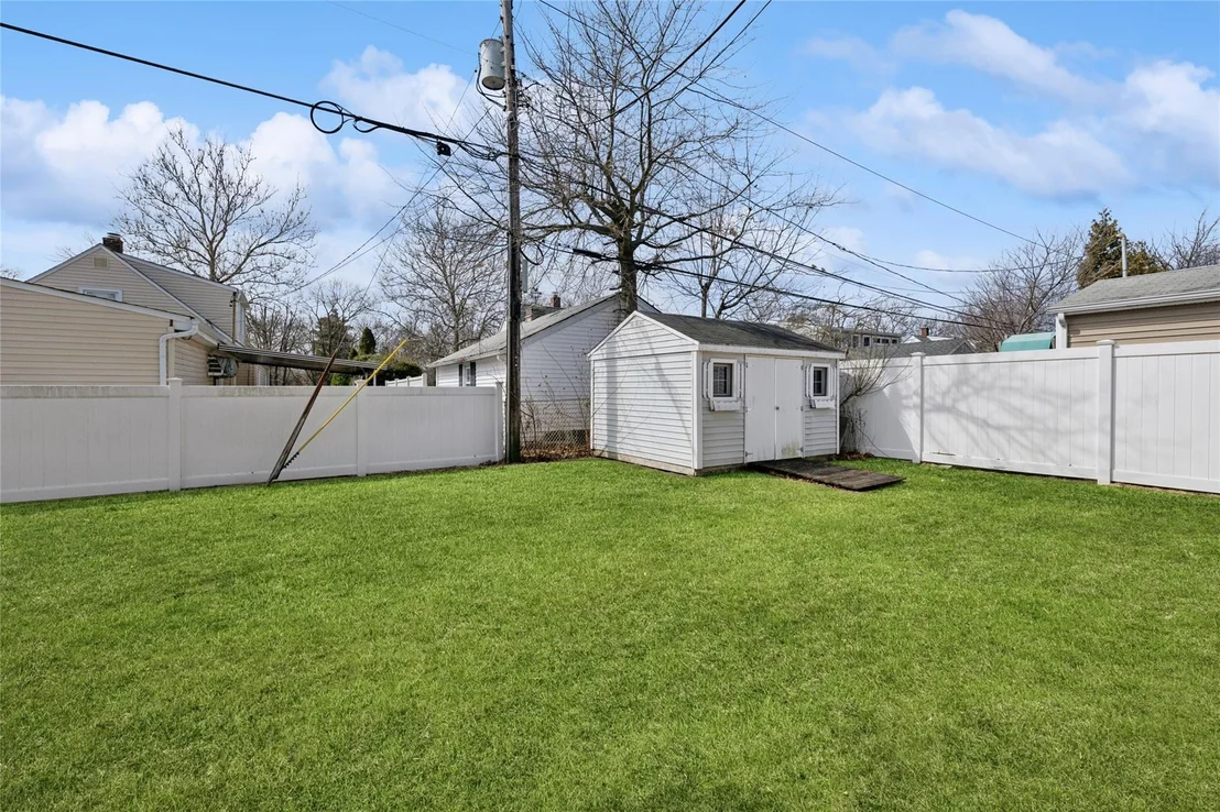 Photo of 108 Barnyard Lane
