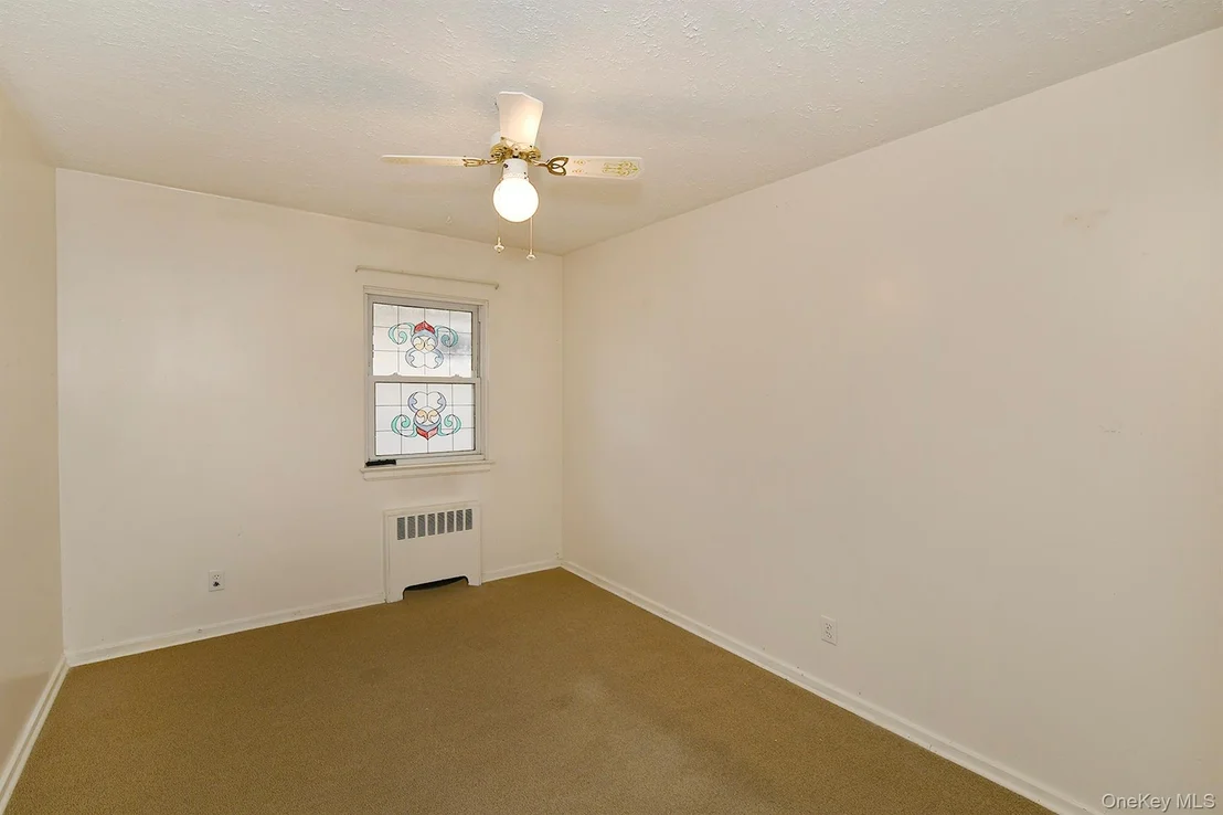 Photo of 481 Leonard Boulevard