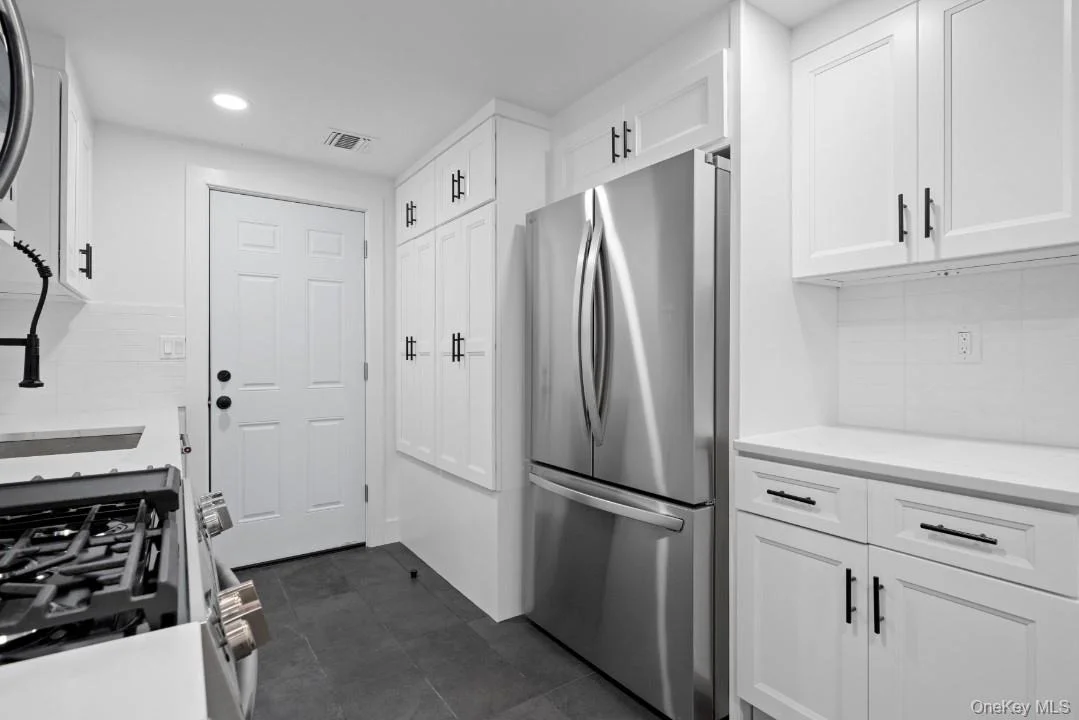 Photo of 72 Oak Avenue