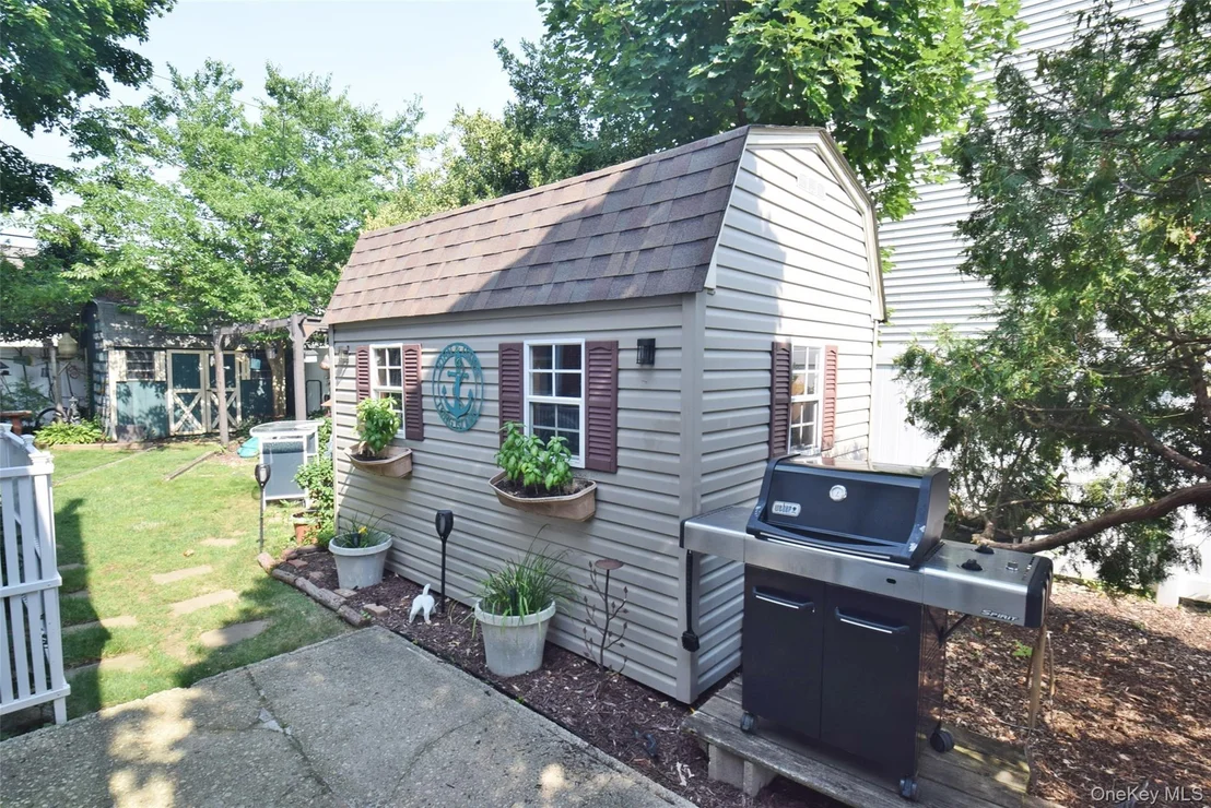 Photo of 48 Barnyard Lane