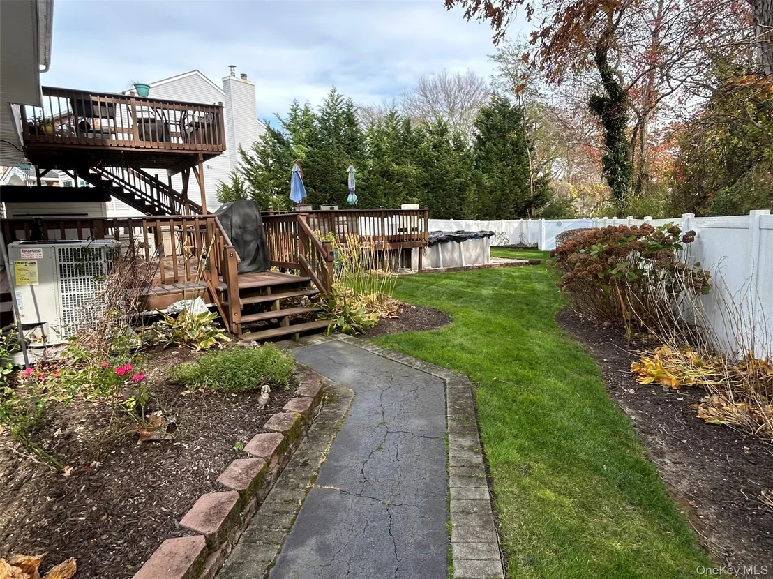 Photo of 839 Pine Avenue