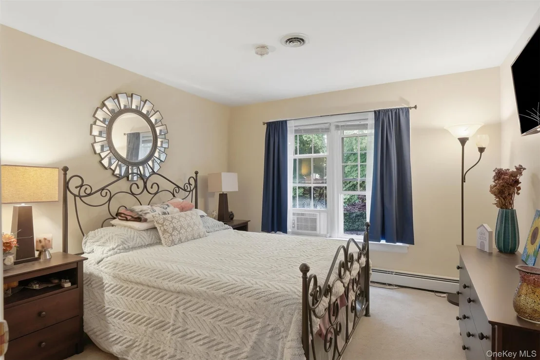 Photo of 16 Larkin Lane