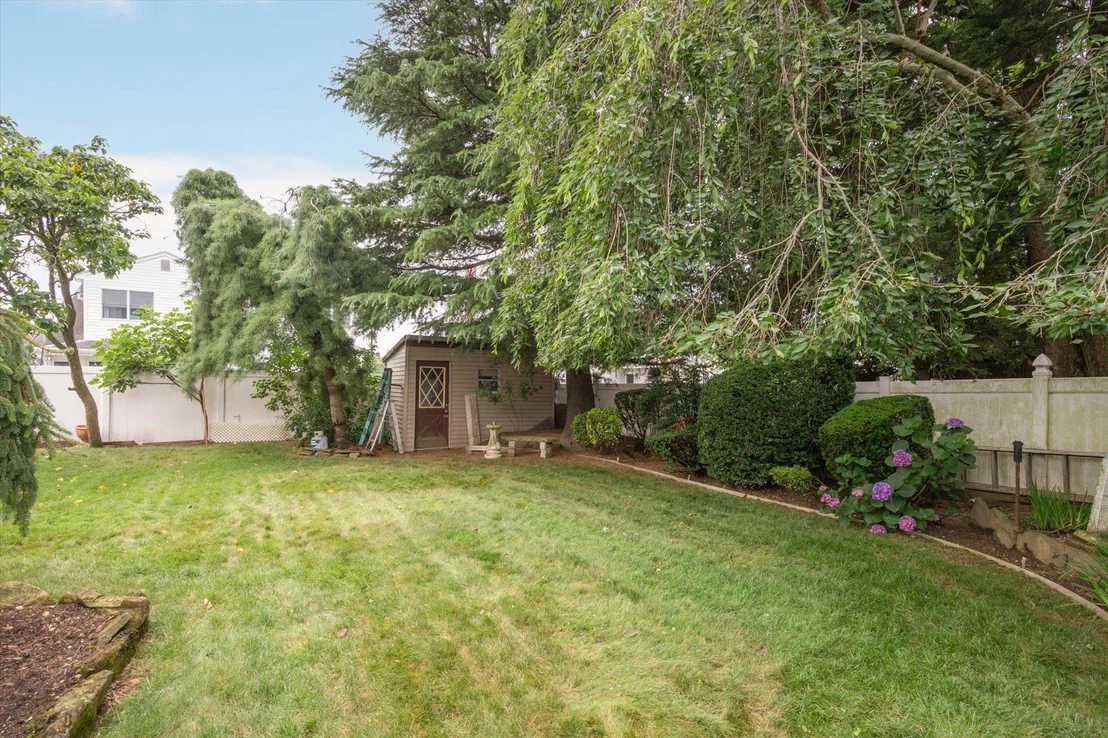 Photo of 7 Crocus Drive