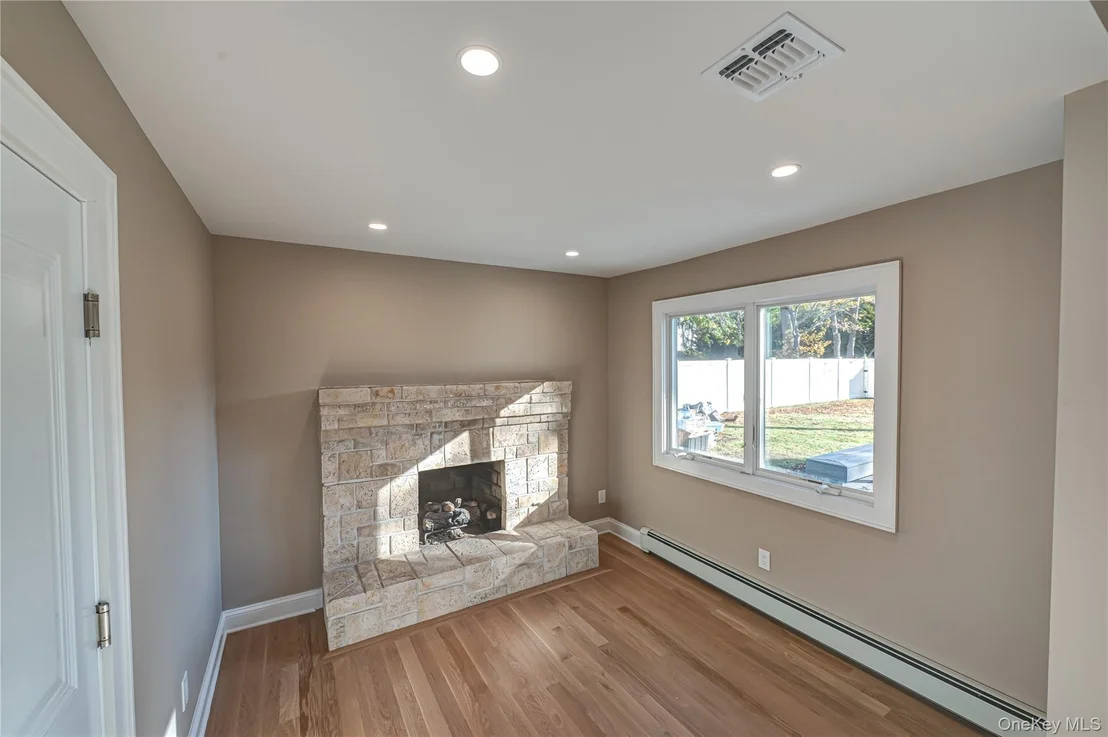 Photo of 31 Boulevard Avenue