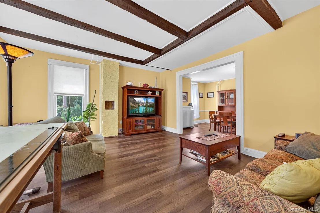 Photo of 1 Pond Road