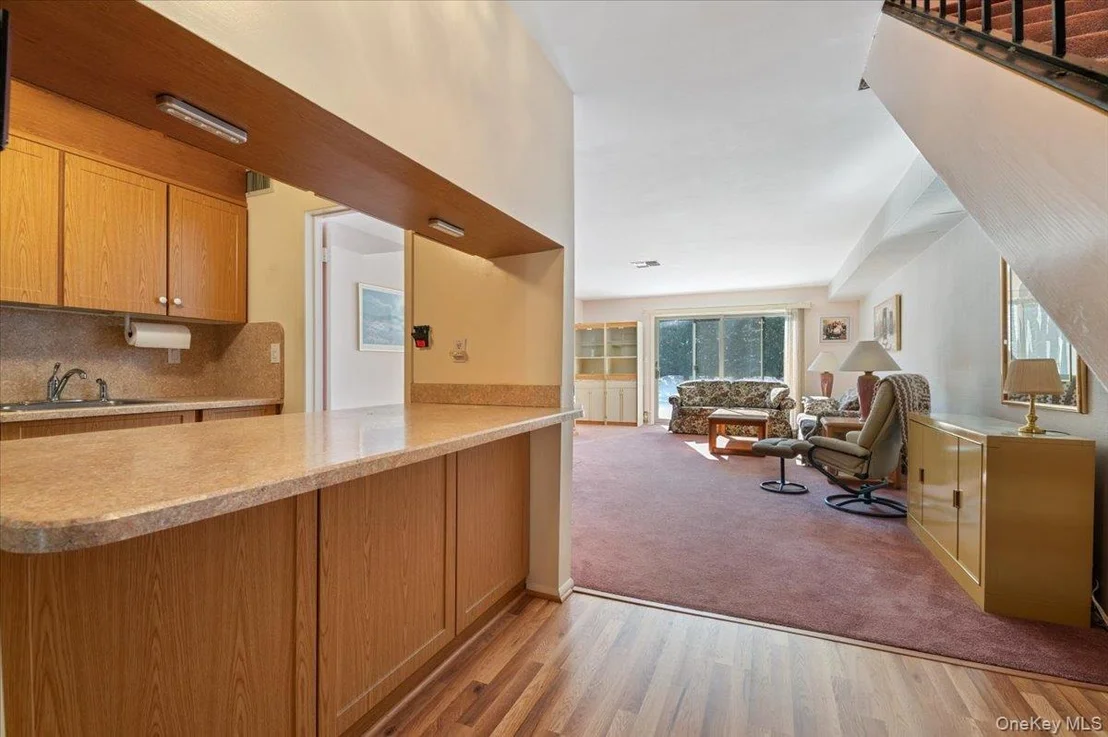 Photo of Unit 607 at 2355 Pershing Boulevard