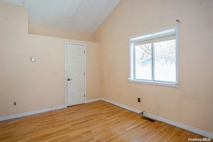 Photo of 242 Monroe Drive