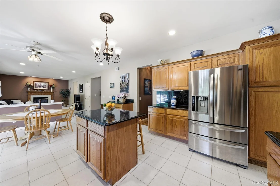 Photo of 9 Ridgefield Drive
