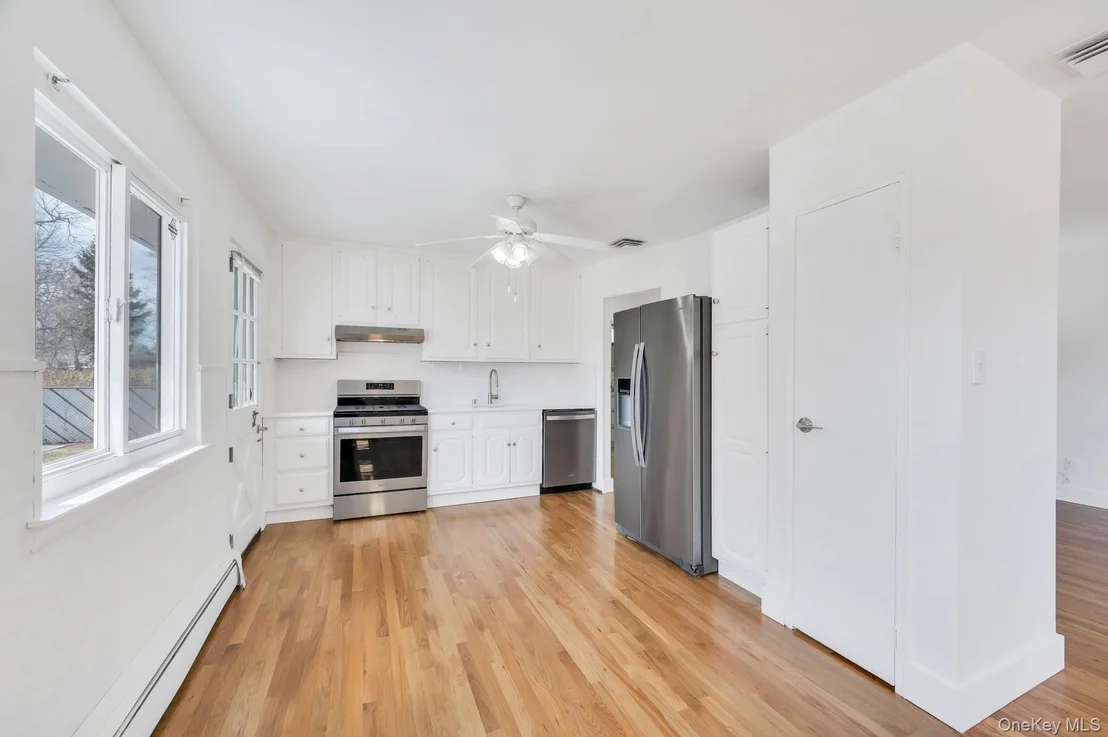 Photo of 10 Sutton Place