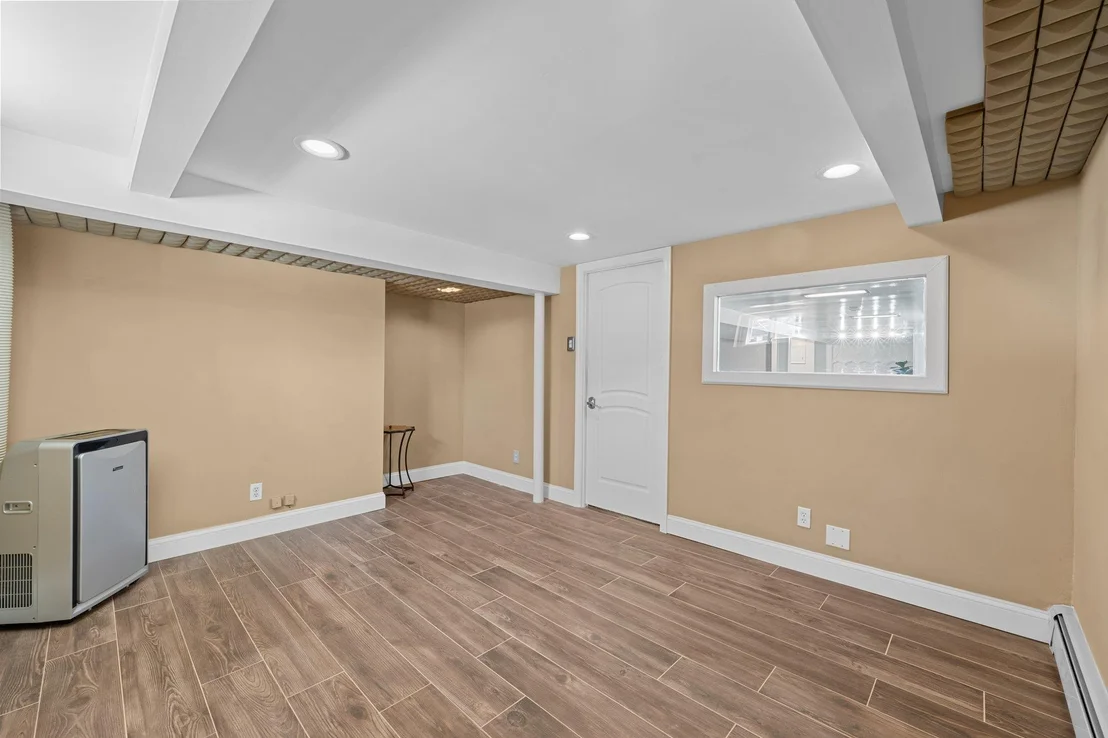 Photo of 25 Cleaves Avenue