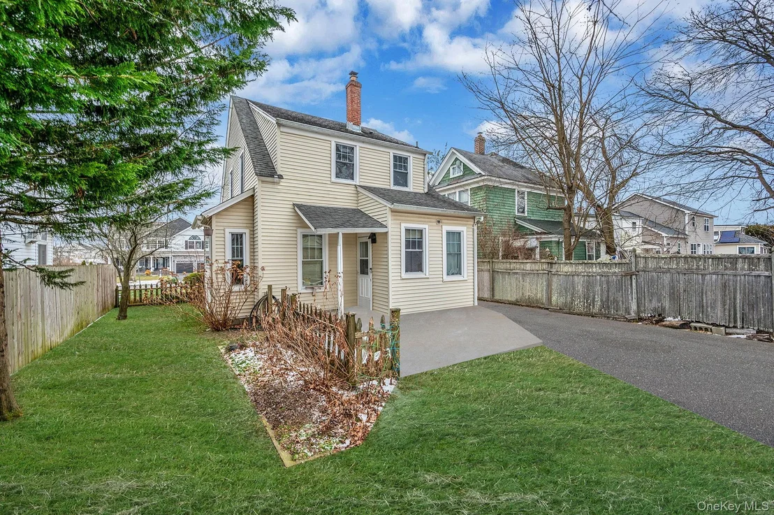 Photo of 215 West Avenue