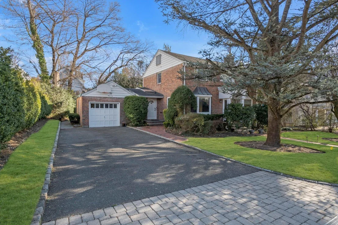 Photo of 32 Cedar Drive