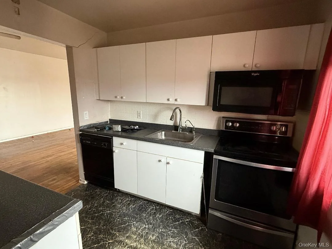 Photo of Unit 8B at 2399 Union Boulevard