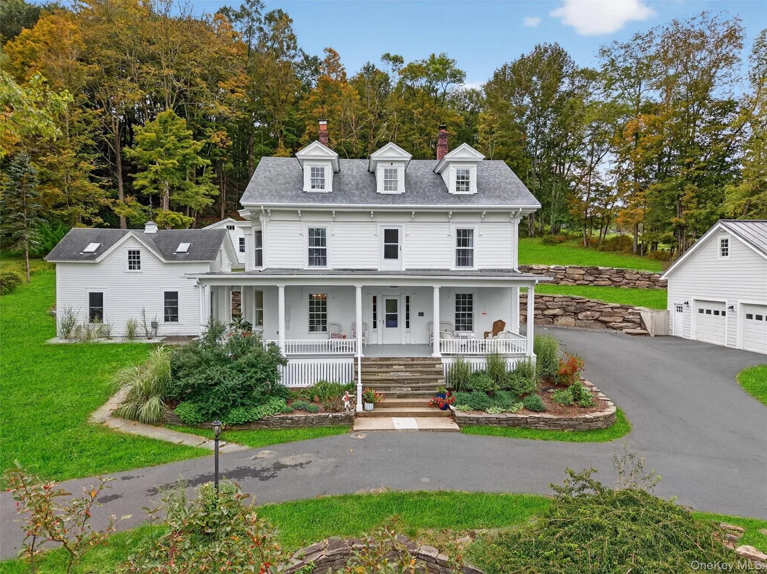 Photo of 1657 River Road