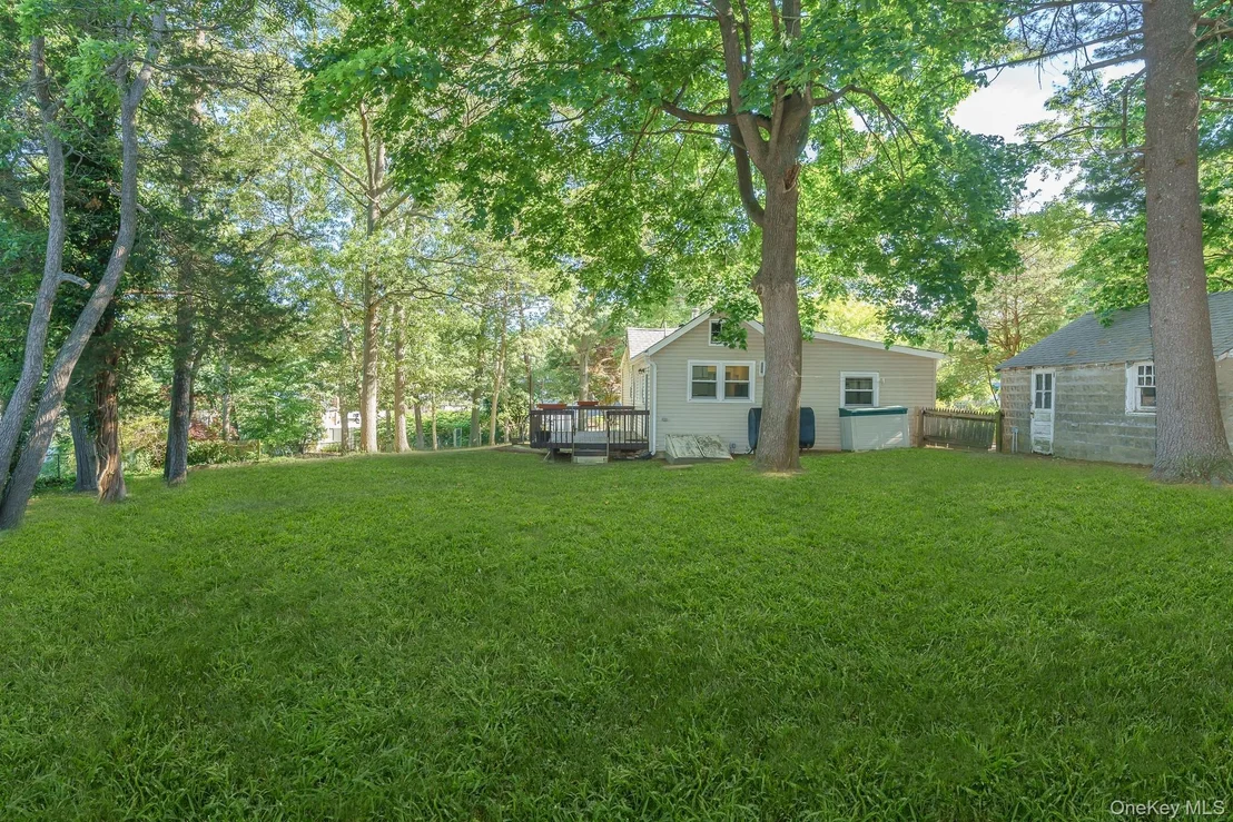 Photo of 7 Laurelton Avenue