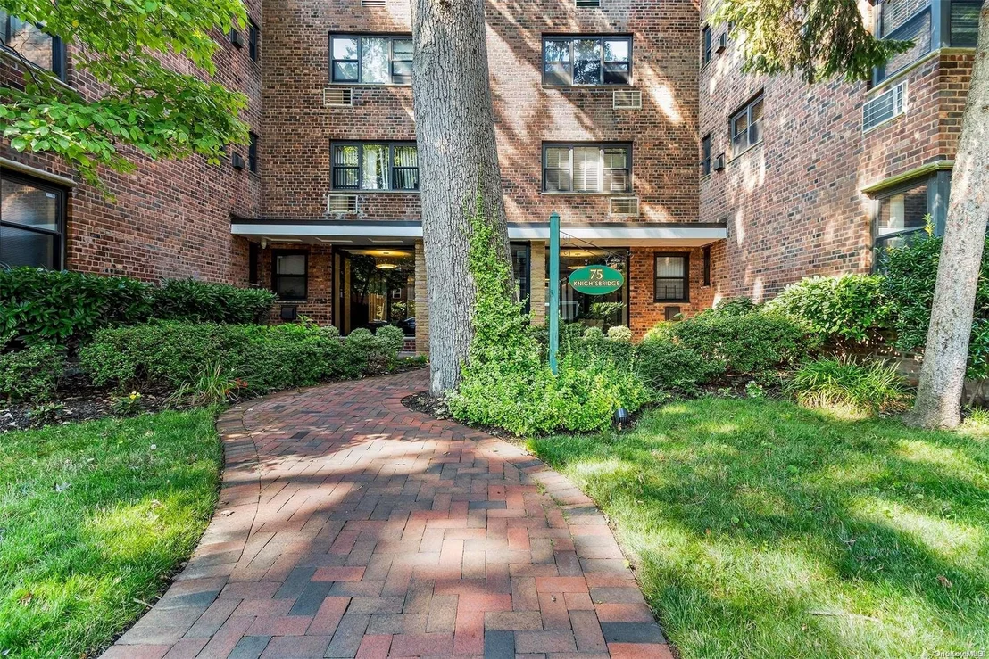 Photo of Unit 2A at 75 Knightsbridge Road