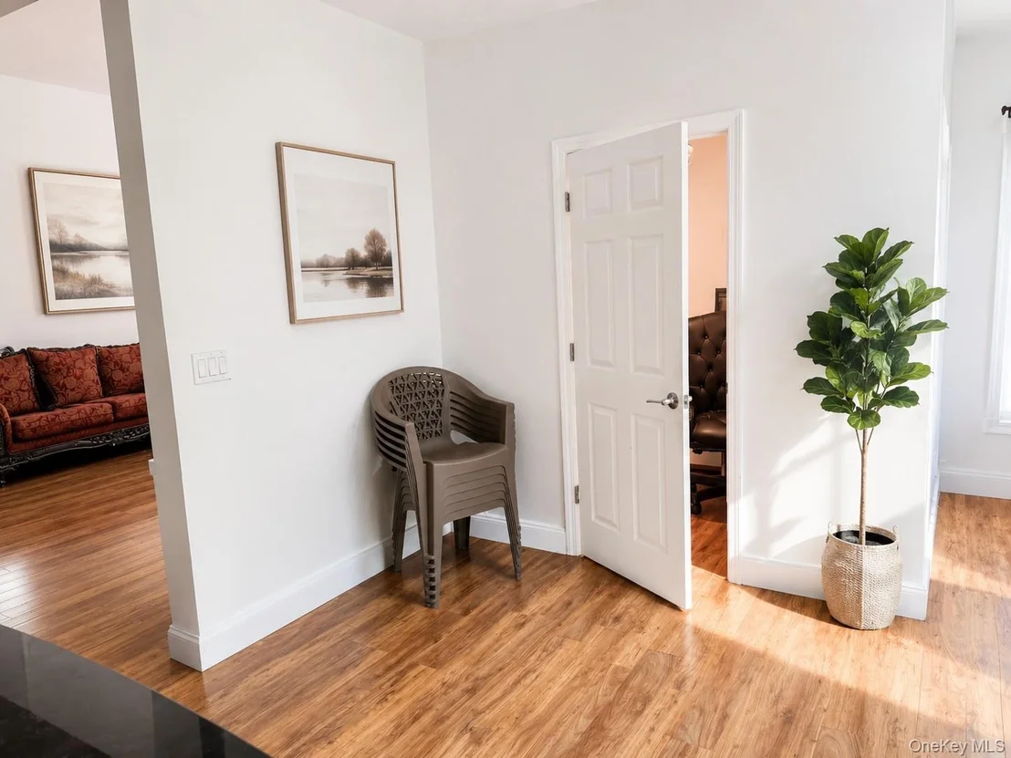 Photo of 182 Benefield Boulevard