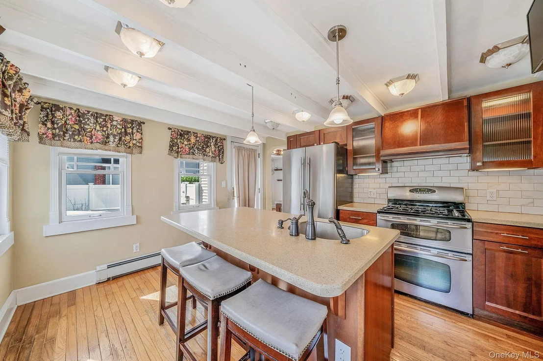 Photo of 219 North Ocean Avenue