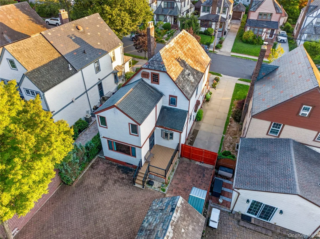 Photo of 46-19 Iris Lane