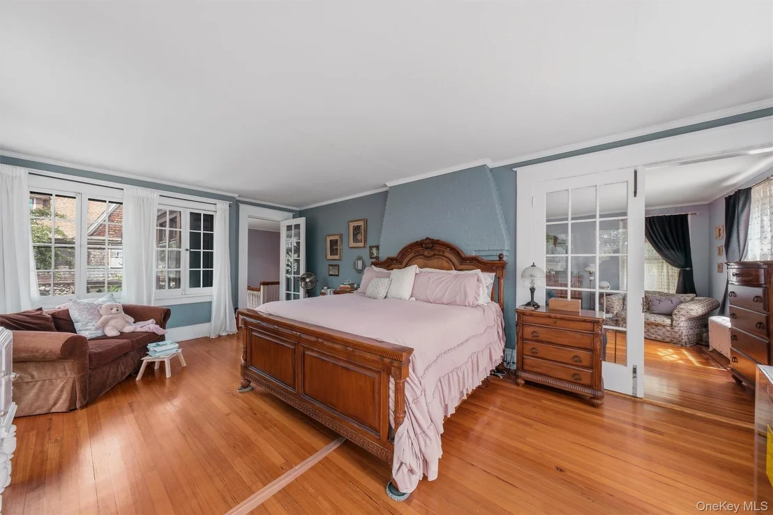 Photo of 83 Hooker Avenue