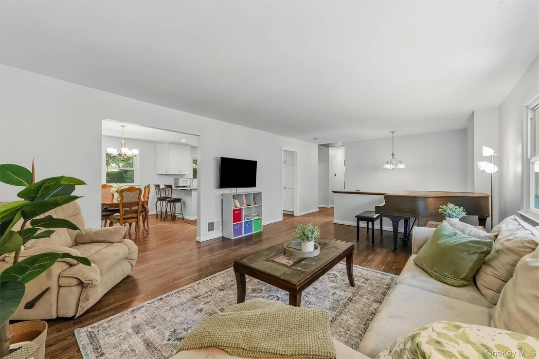 Photo of 124 Cedar Lane