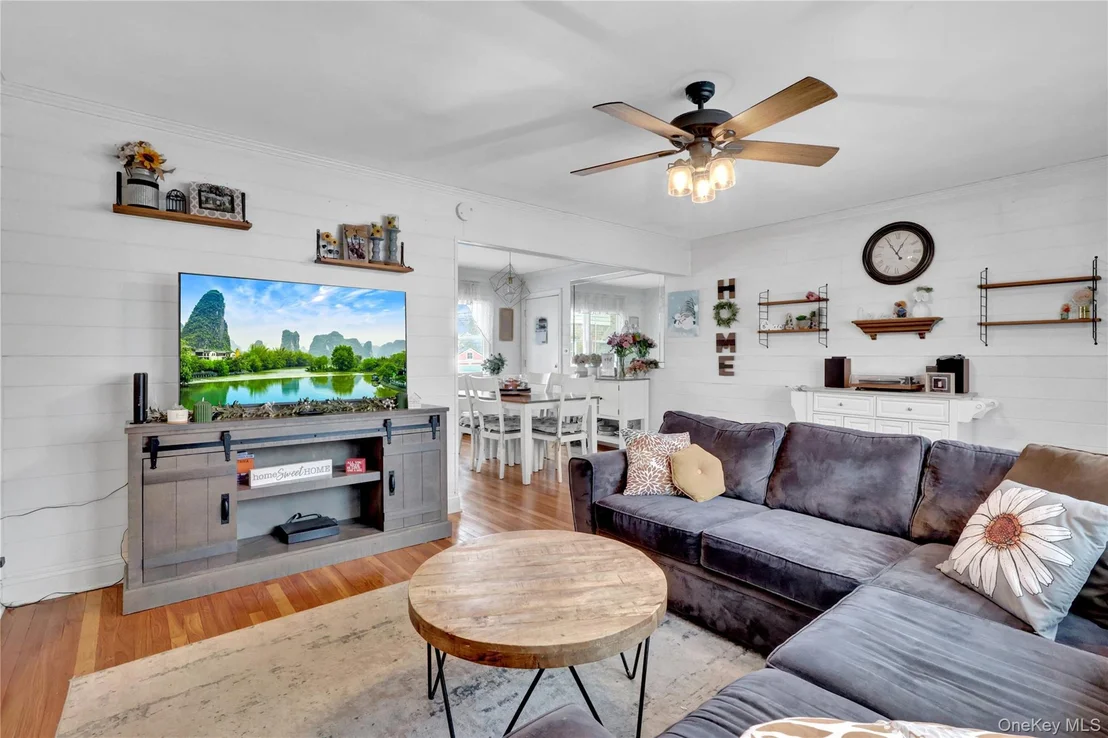 Photo of 2642 Clovermere Road