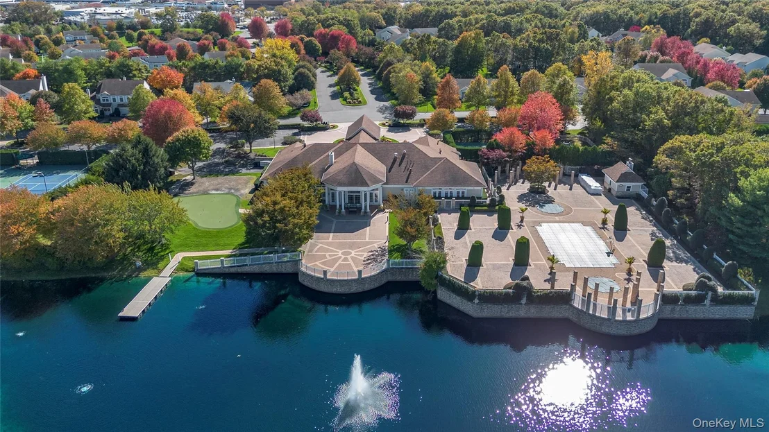 Photo of 39 Hamlet Woods Drive