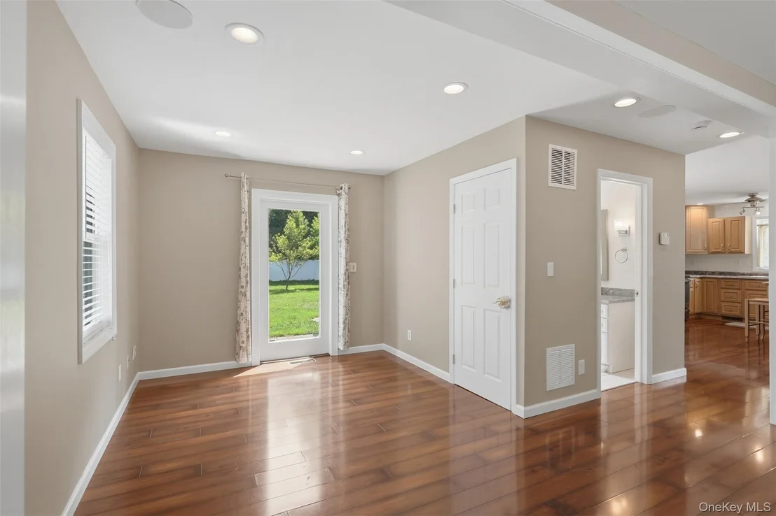 Photo of 10 Henmond Boulevard