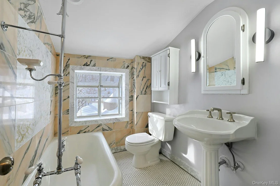 Photo of 8 Old Roaring Brook Road