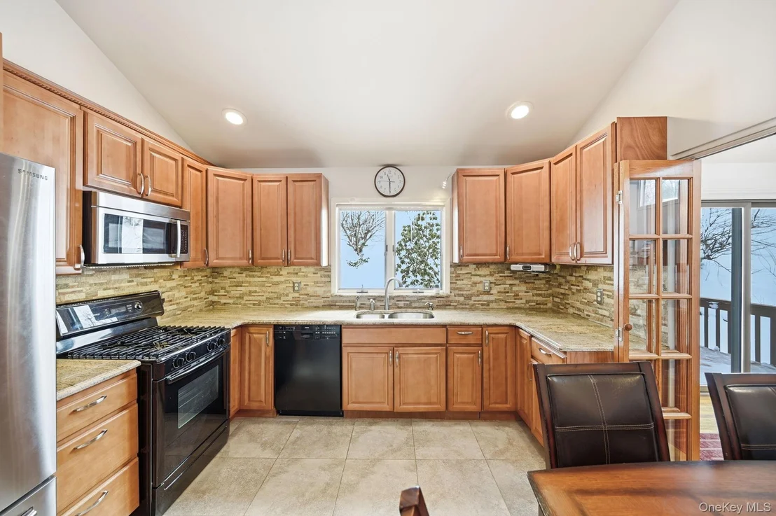 Photo of 10 Pine Brook Road