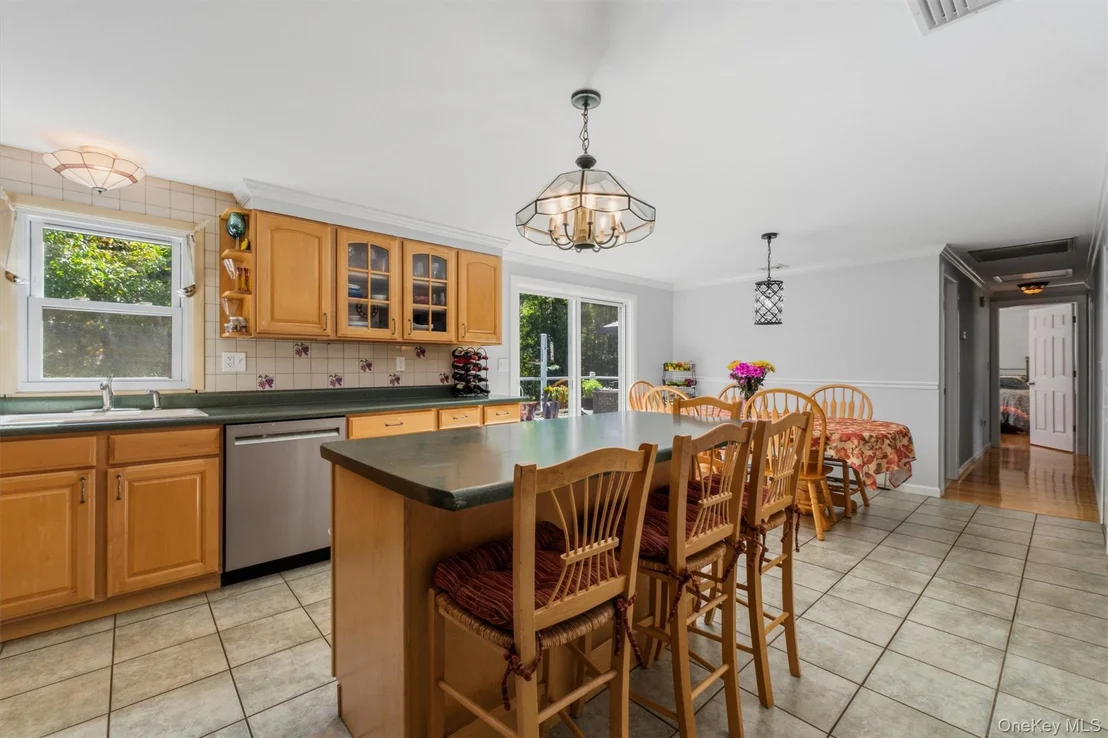 Photo of 77 Robin Drive