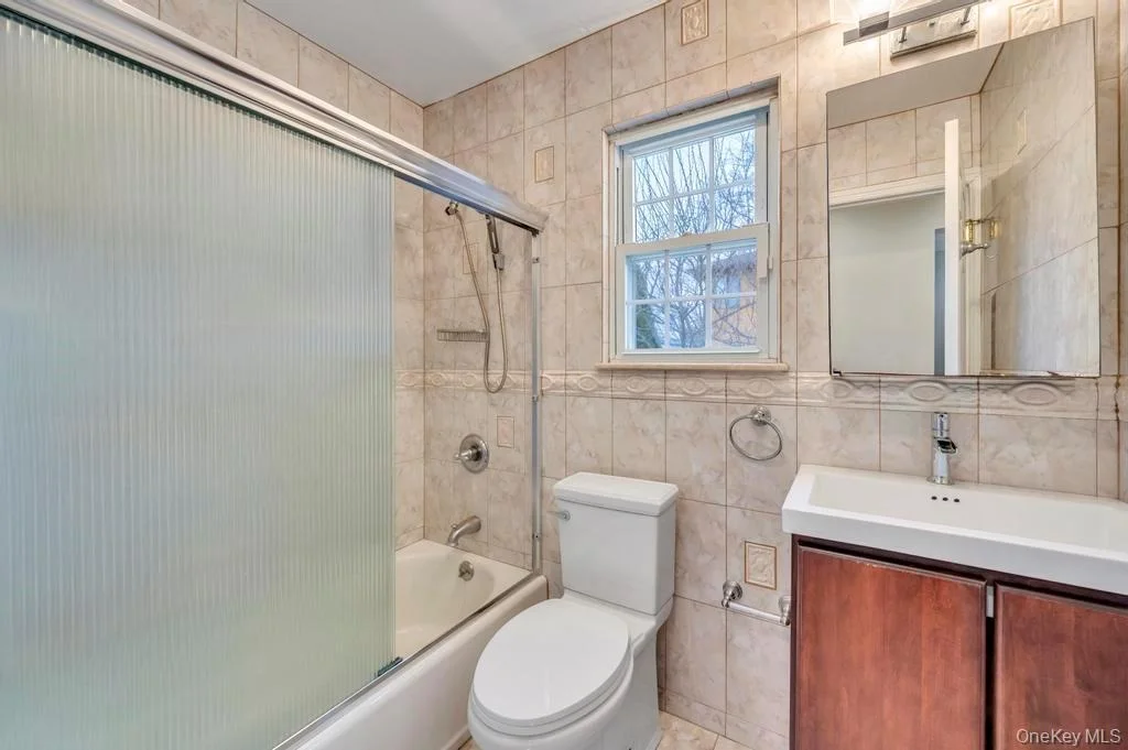 Photo of 2585 Oceanside Road