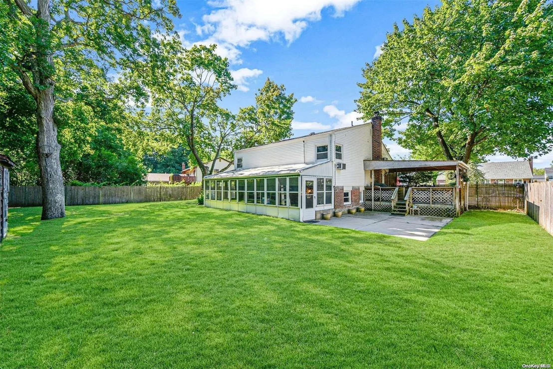 Photo of 15 Laurie Boulevard