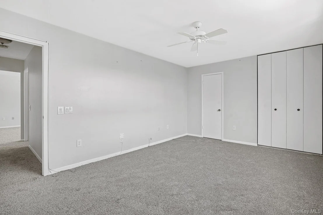 Photo of Unit H at 401 Commons Way