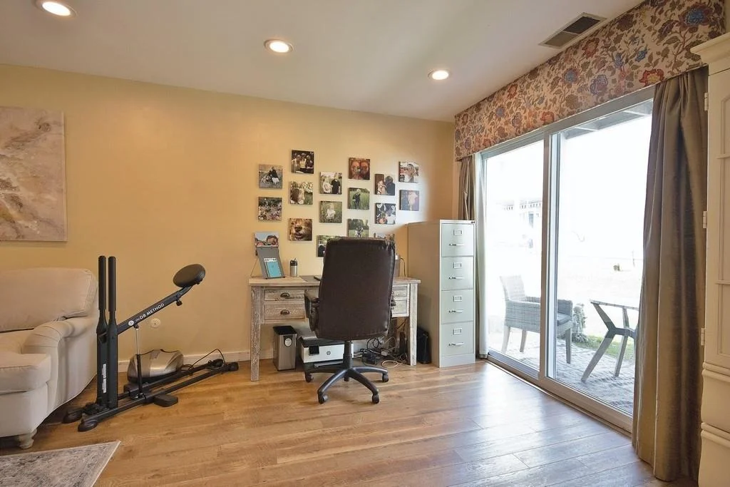 Photo of Unit B at 800 Commons Way