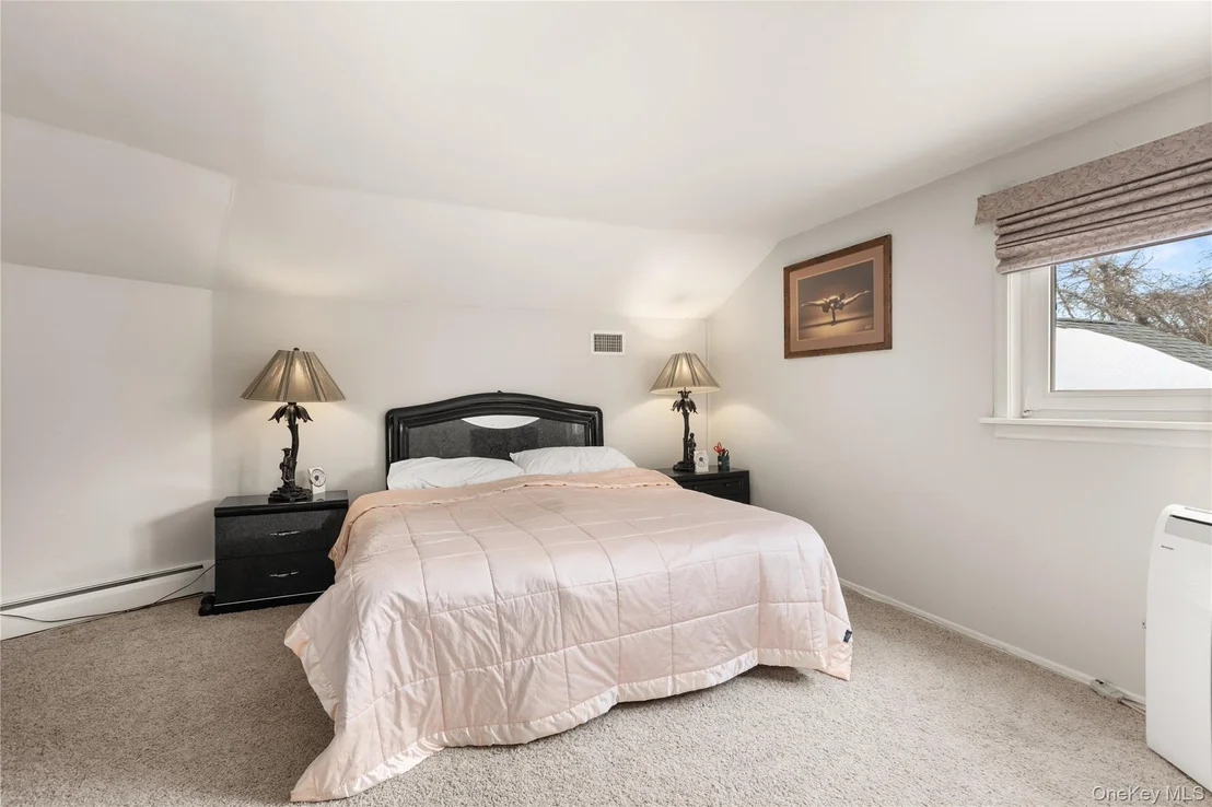 Photo of 890 Thompson Drive