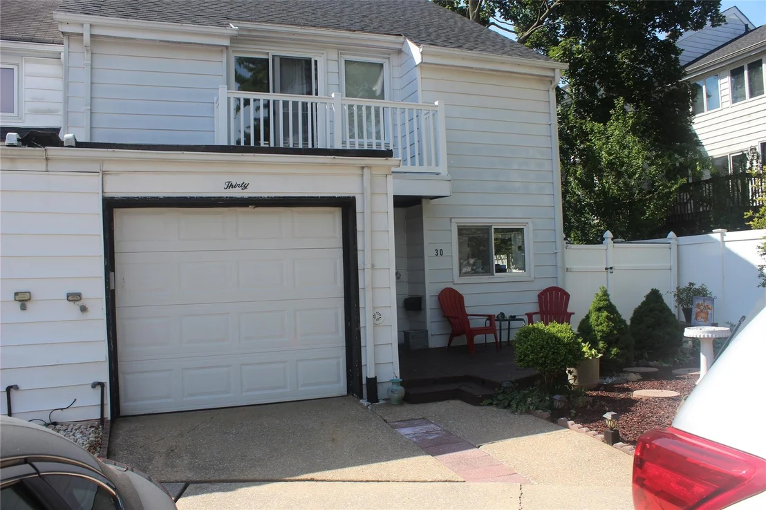 Photo of 30 Chestnut Circle