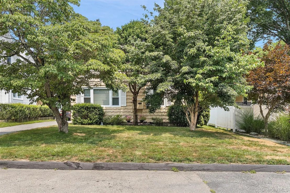 Photo of 23 Gates Avenue