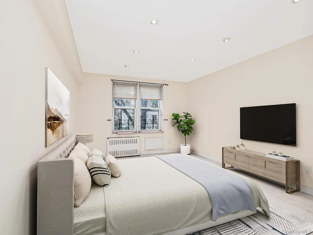 Photo of Unit 2E at 6535 Broadway