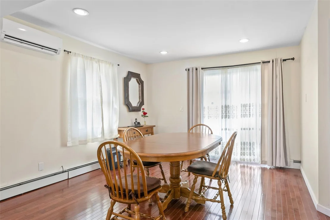 Photo of 108 Barnyard Lane