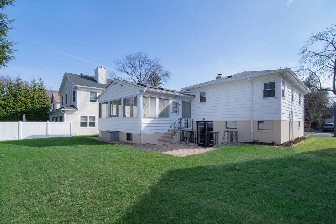 Photo of 435 Carol Place