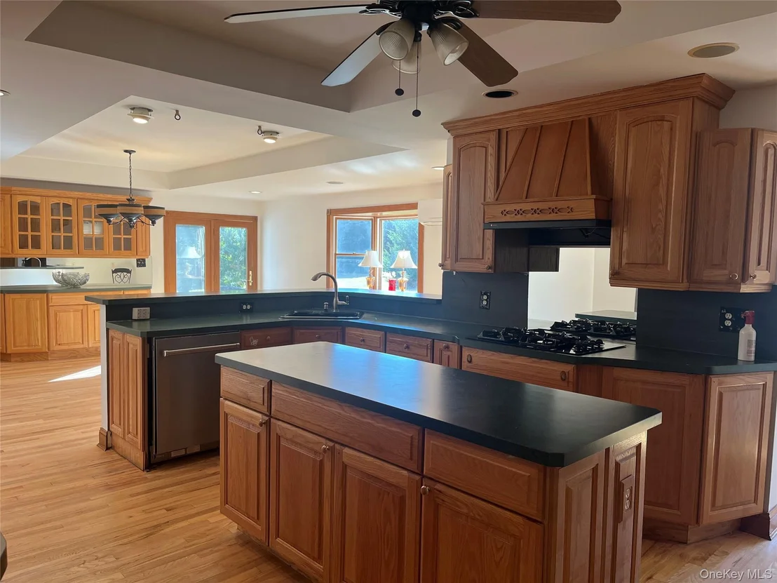 Photo of 1799 Wading River Manor Road