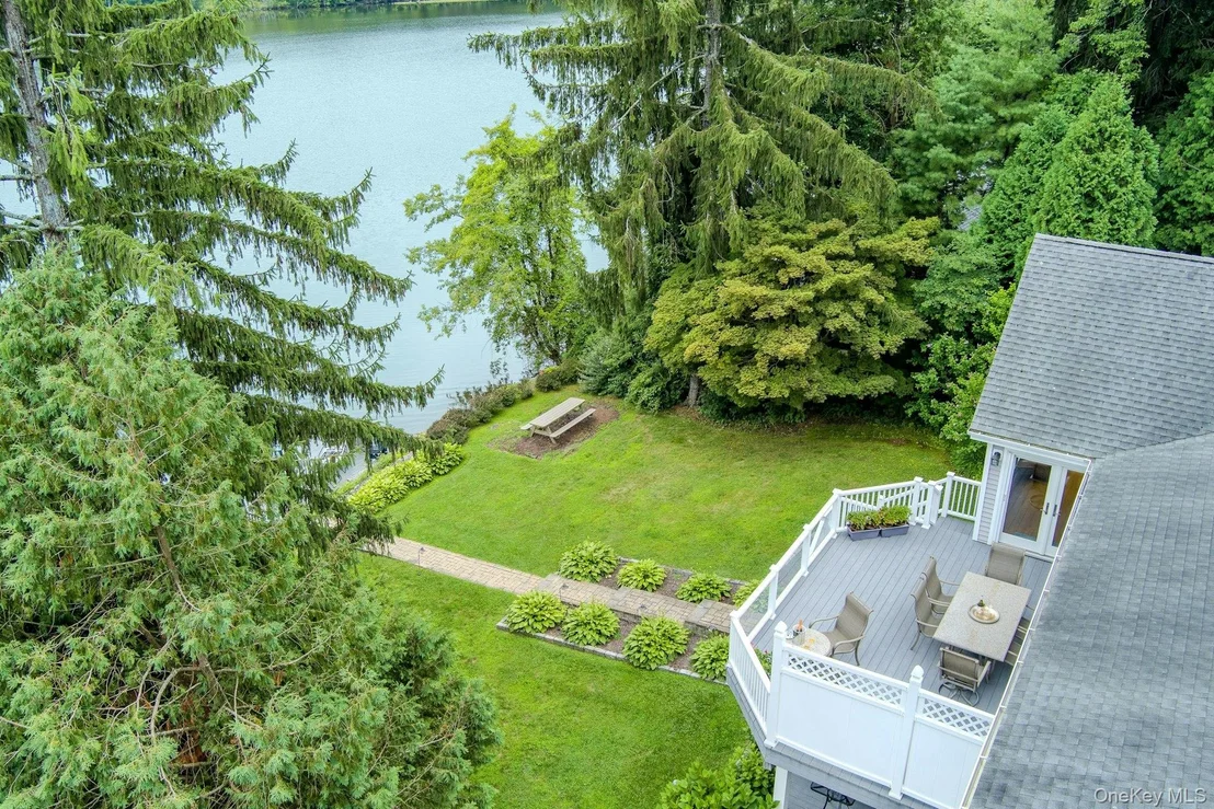 Photo of 11 Lakeside Road