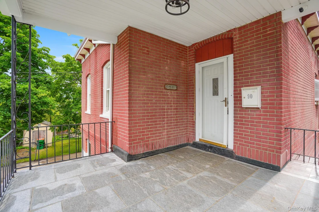 Photo of 10 Robinson Street
